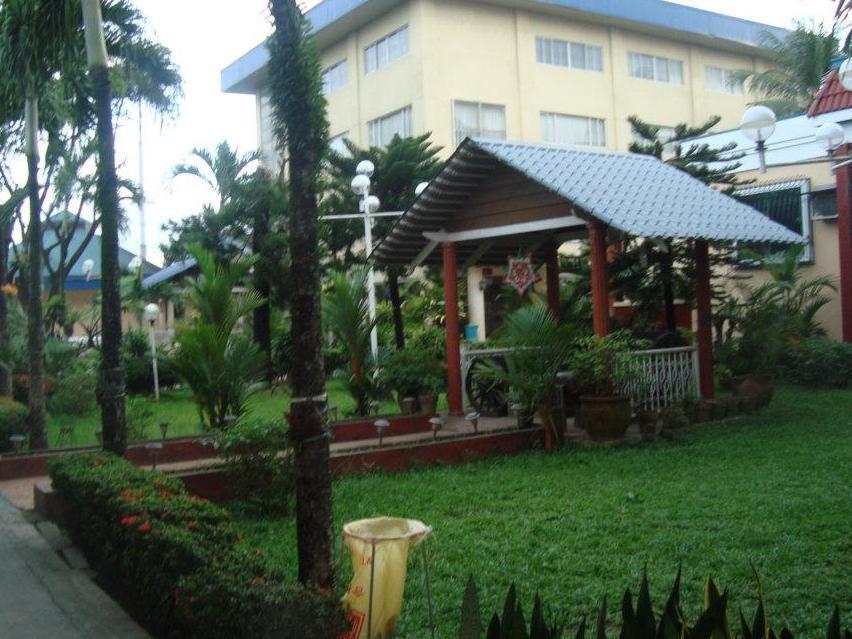 Gems Hotel And Conference Center Antipolo Esterno foto